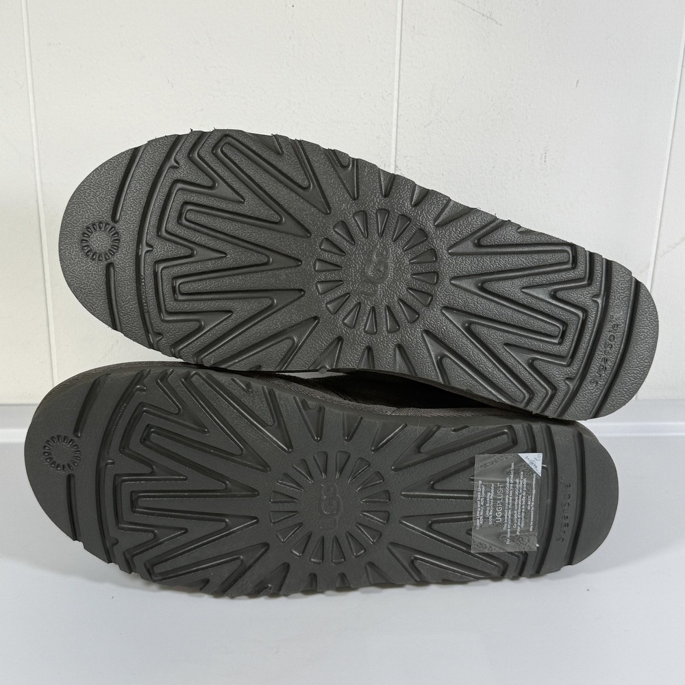 UGG Boots Mens Size 10 Gray Suede Chukka Wool Lined Ankle Winter Casual Comfort - Picture 10 of 10
